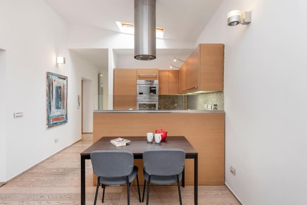 Apartment Modern Colosseum Flat *