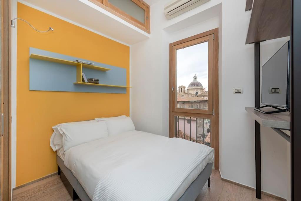 Modern Colosseum Flat * Rom