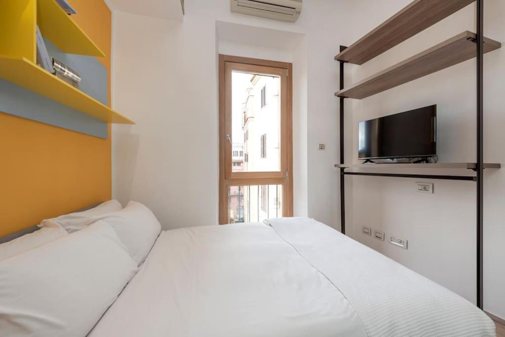 Modern Colosseum Flat *
